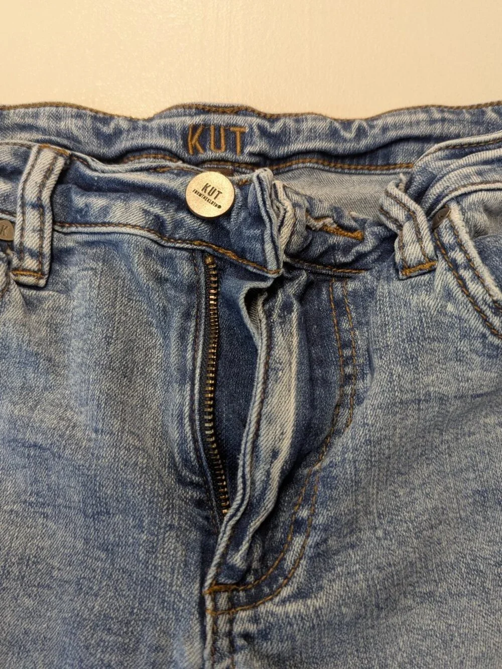 Kut From The Cloth Size 2 High Rise Boyfriend Short Medium Vintage Wash